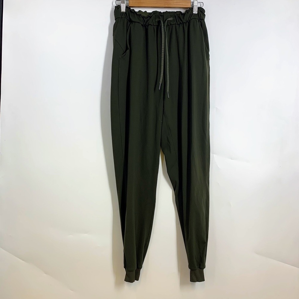 LULULEMON On The Fly Jogger High Rise Pant in Olive Green Gym Yoga‎ Workout SZ 6